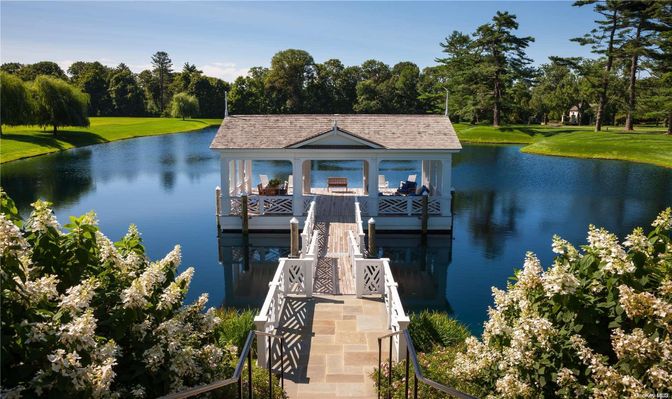 Exterior, Lake