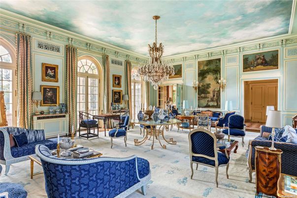 Chandelier, Dining room, Interior, Living room