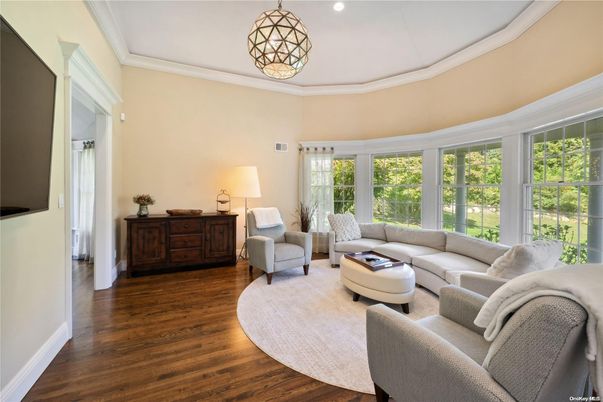 Interior, Living room, Pendant Lights, Recessed Lighting, Wood Texture Flooring