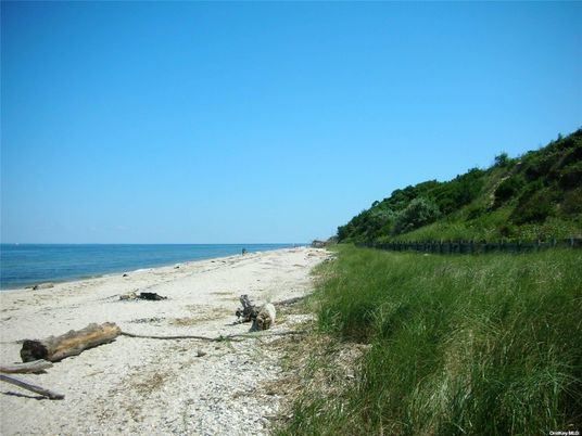 Exterior, Lake