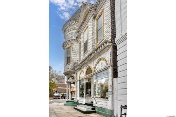 Exterior, Facade, Chicago School