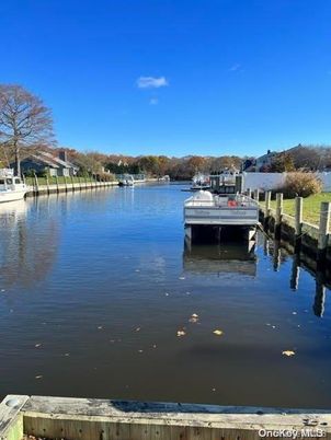 Exterior, Lake