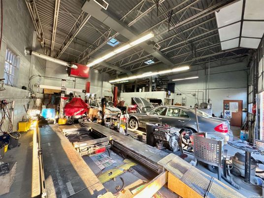 Garage, Interior, Recessed Lighting