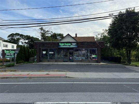 Exterior, Facade, None