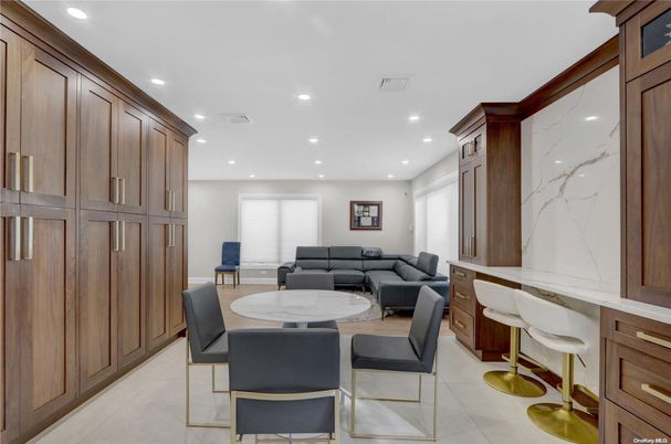 Dining room, Interior, Living room, Marble Walls, Recessed Lighting