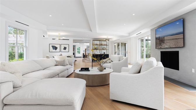 Interior, Living room, Pendant Lights, Recessed Lighting, Wood Texture Flooring