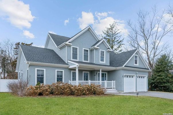 Attached, Exterior, Facade, Farmhouse