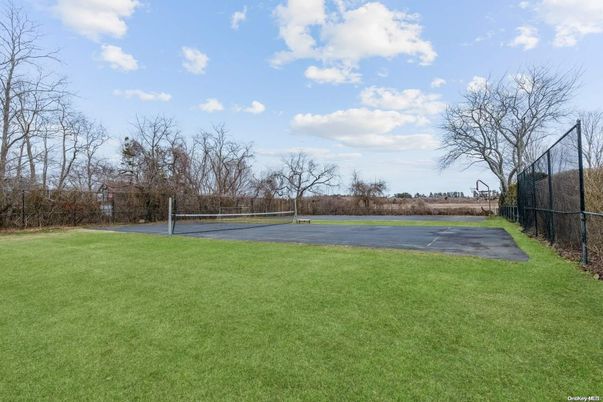 Exterior, Tennis Courts