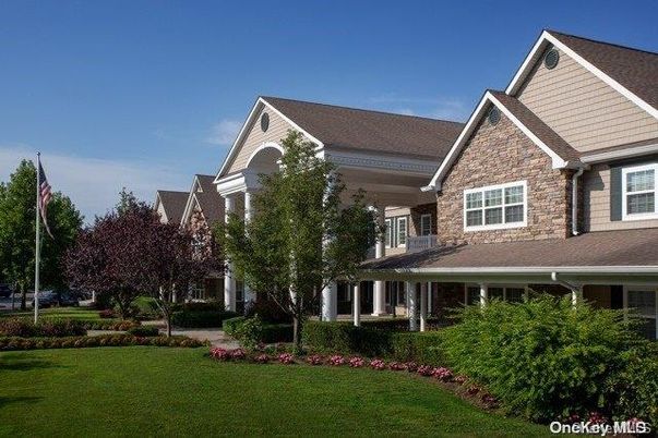 Exterior, Facade, Brick Facade, Brick Traditional