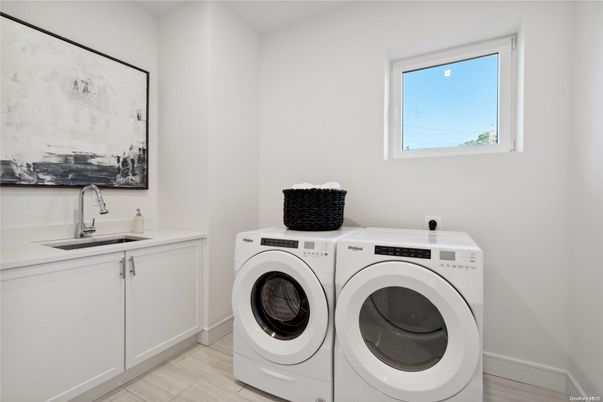 Interior, Washer, Wood Texture Flooring