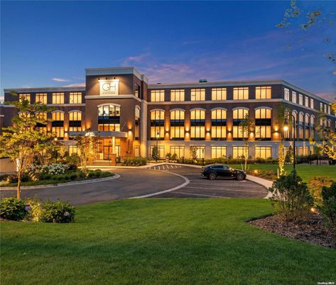 Backyard, Exterior, Facade, Brick Facade, Condo Building