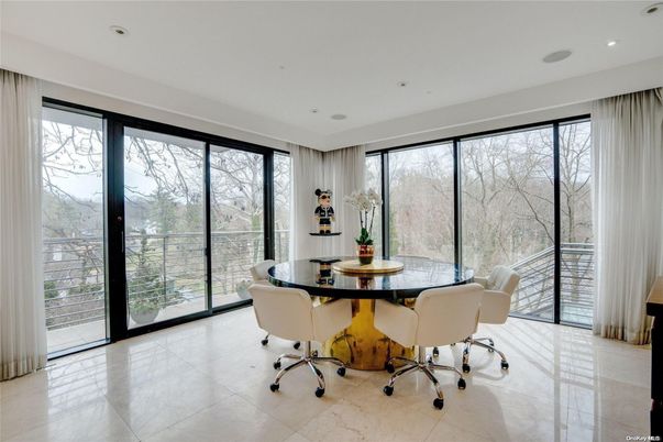 Dining room, Interior, Recessed Lighting
