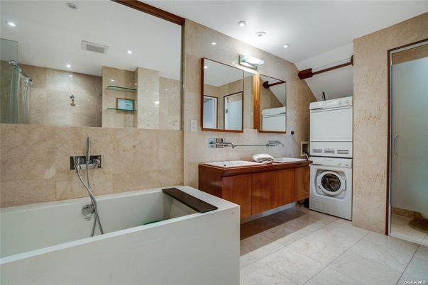 Bathroom, Interior, Recessed Lighting, Washer