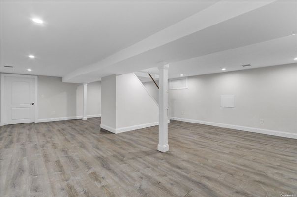 Empty room, Interior, Recessed Lighting, Wood Texture Flooring