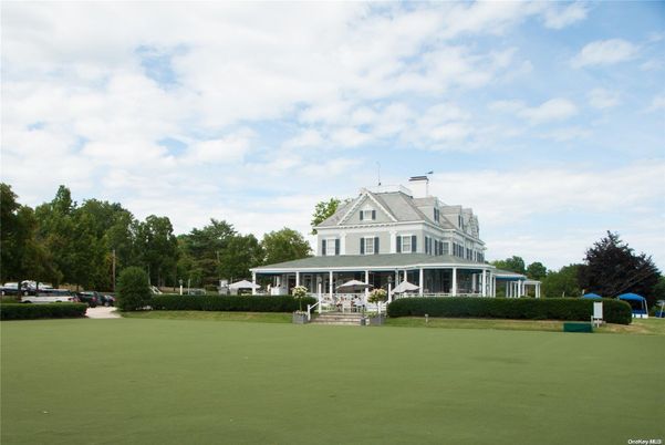 Backyard, Exterior, Facade, Queen Anne Victorian