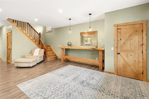 Interior, Pendant Lights, Recessed Lighting, Wood Texture Flooring