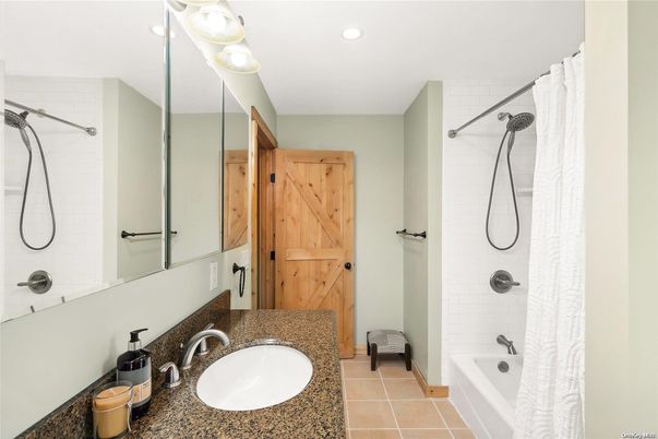 Bathroom, Interior, Recessed Lighting