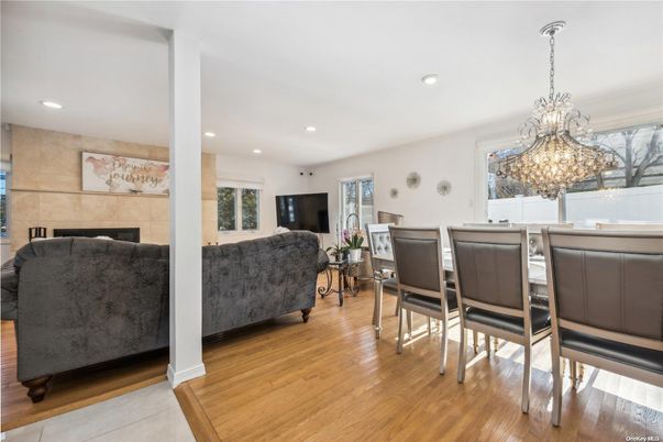 Chandelier, Dining room, Interior, Living room, Recessed Lighting, Wood Texture Flooring