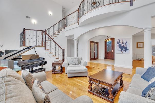 Interior, Living room, Piano, Recessed Lighting, Wood Texture Flooring