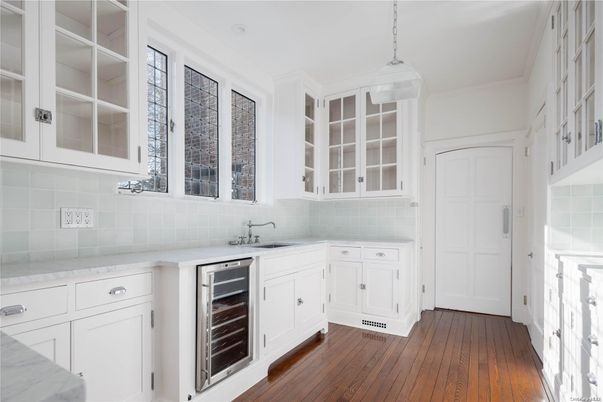 Interior, Kitchen, Pendant Lights, Wood Texture Flooring