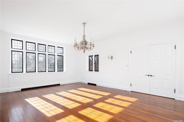 Chandelier, Empty room, Interior, Wood Texture Flooring