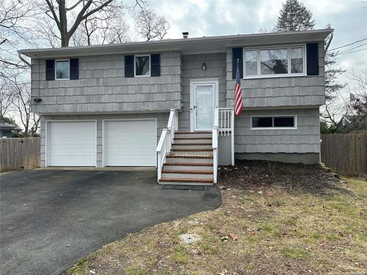 Attached, Exterior, Facade, Raised Ranch
