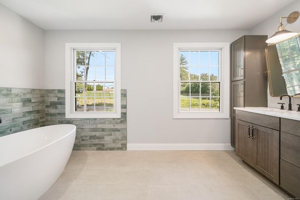 Bathroom, Free Standing Baths, Interior, Pendant Lights