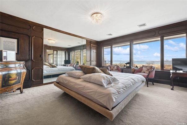 Bedroom, Interior, Water