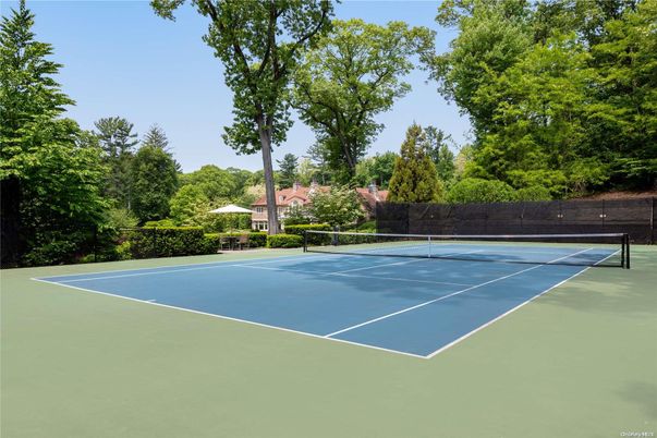 Exterior, Tennis Courts