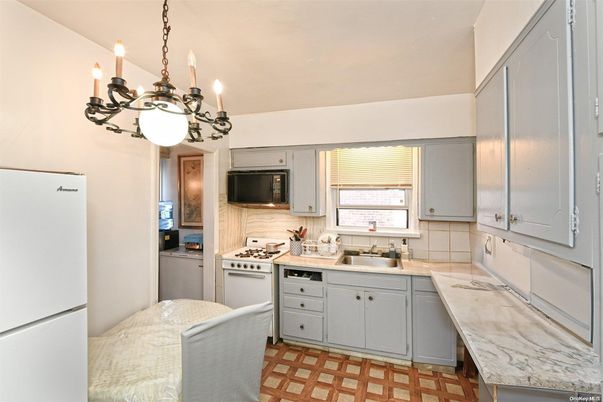 Chandelier, Interior, Kitchen