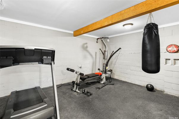 Fitness Equipment, Interior, Wooden Beams