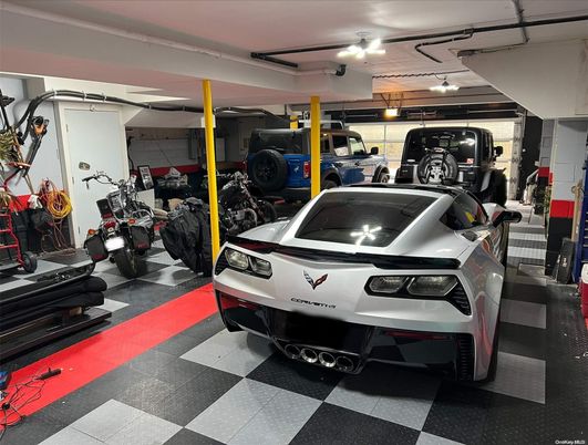 Garage, Interior
