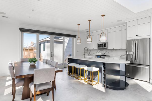 Dining room, Interior, Kitchen, Pendant Lights, Recessed Lighting, Stainless Steel Appliances