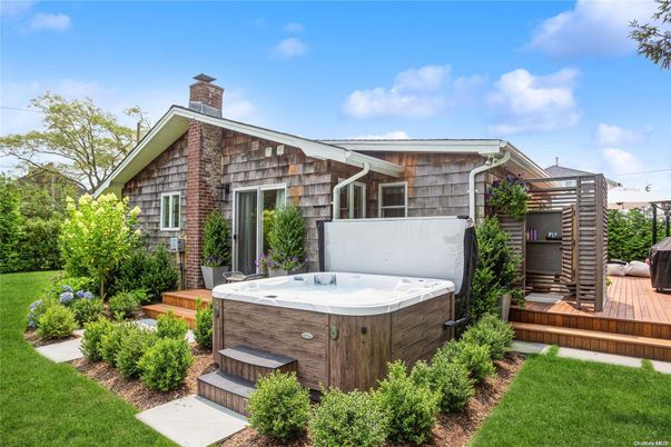 Exterior, Hot Tub