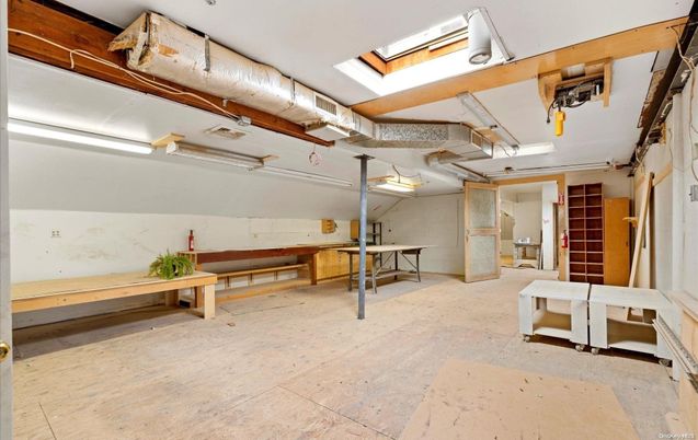 Garage, Interior