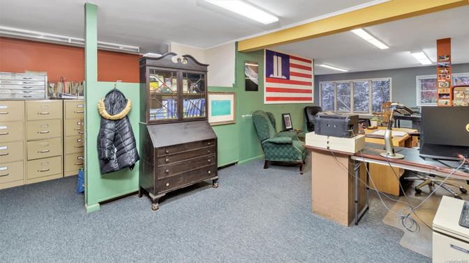 Home Office, Interior