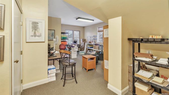 Home Office, Interior