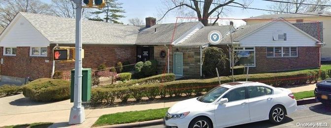 Exterior, Facade, Brick Facade, Cape Cod