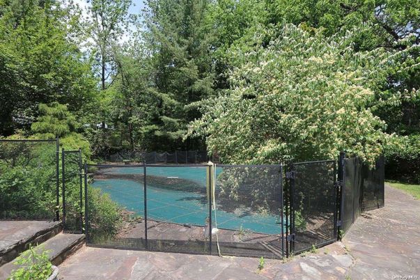 Exterior, Tennis Courts