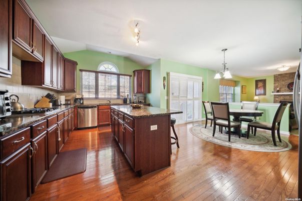 Dining room, Interior, Kitchen, Pendant Lights, Stainless Steel Appliances, Wood Texture Flooring