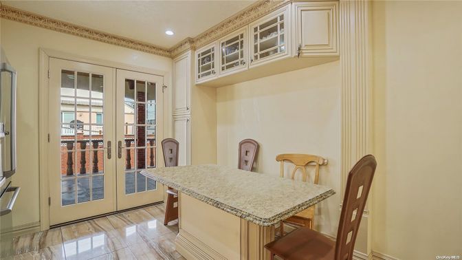 Dining room, Interior, Recessed Lighting