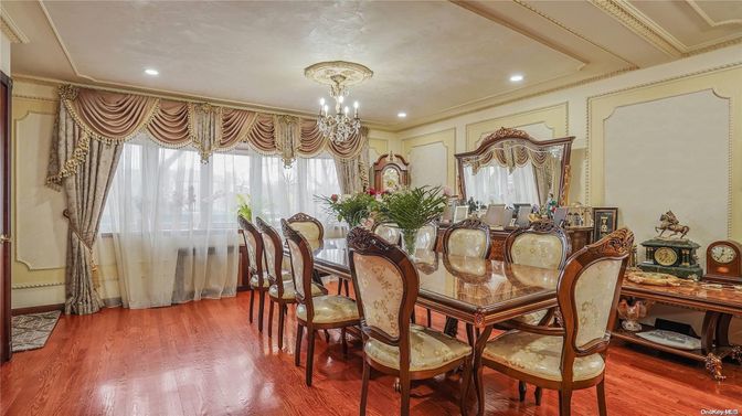 Chandelier, Dining room, Interior, Recessed Lighting, Wood Texture Flooring