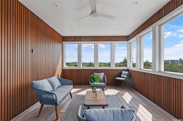 Interior, Living room, Recessed Lighting, Sun Room, Wood Texture Flooring