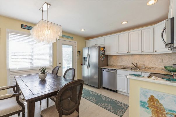 Chandelier, Dining room, Interior, Kitchen, Recessed Lighting, Wood Texture Flooring