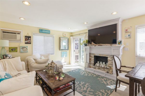 Fireplace, Interior, Living room, Recessed Lighting