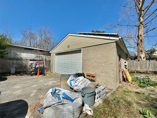 Detached Garage, Exterior