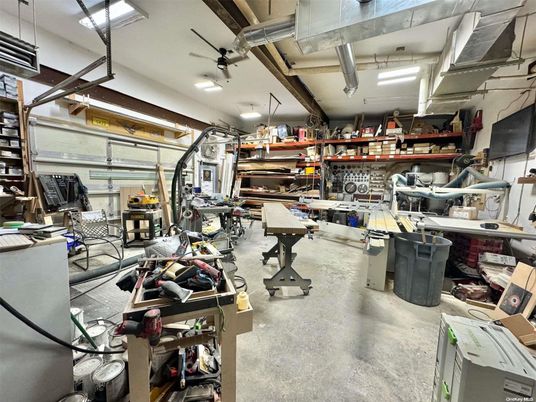 Garage, Interior