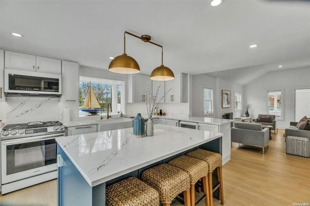 Interior, Kitchen, Living room, Pendant Lights, Recessed Lighting, Stainless Steel Appliances, Wood Texture Flooring