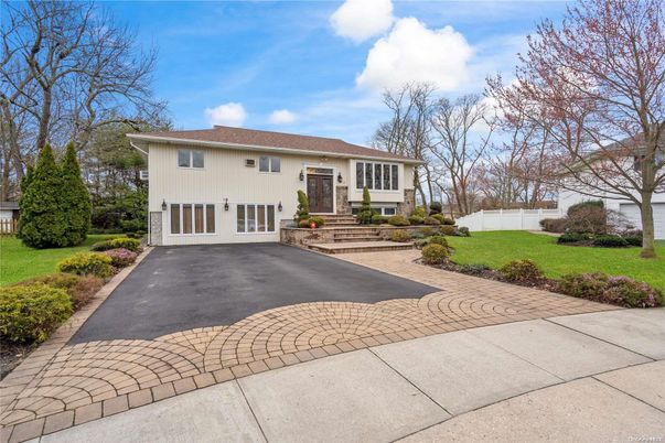 Backyard, Exterior, Facade, Split Level