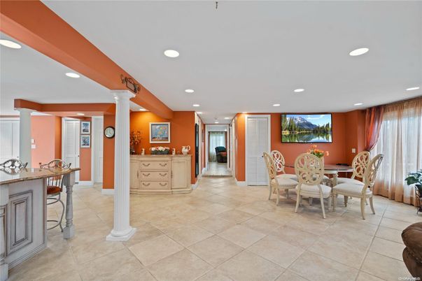 Dining room, Interior, Recessed Lighting